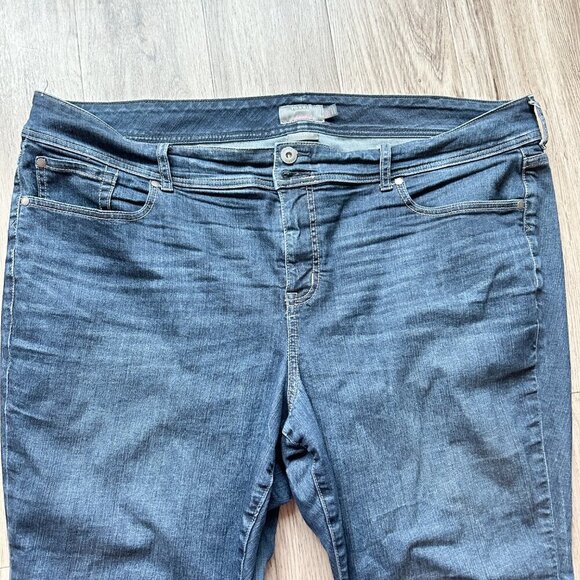 Torrid Vintage Stretch Mid-Rise Dark Wash Flare Jeans Size 24S - Picture 3 of 8